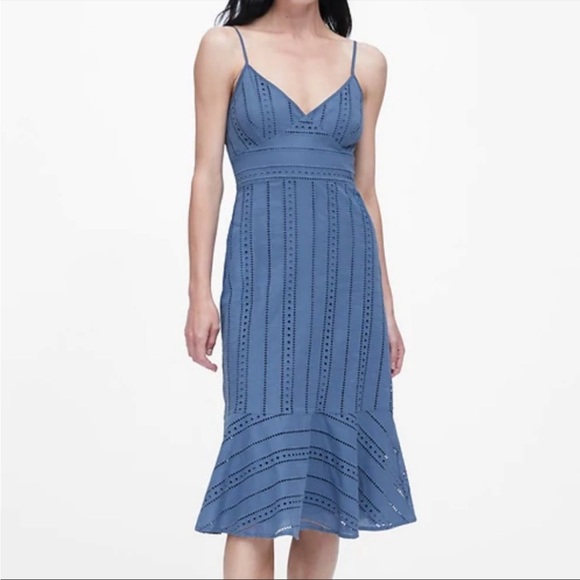 Banana Republic Dresses & Skirts - Banana Republic Petite Eyelet Midi Dress